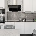 Topcentral Apartment By Cavaland